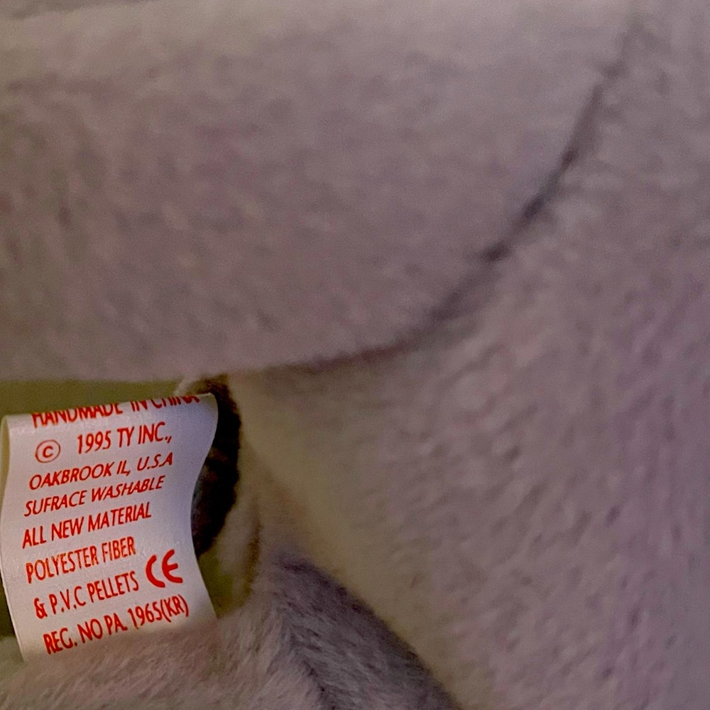 Beanie Baby Righty 1995 Elephant. RARE FIND
